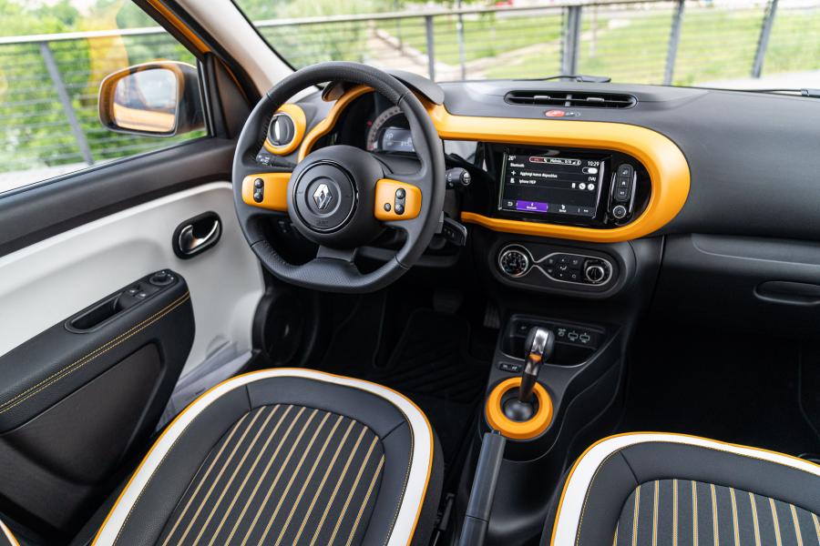 Торпедо Renault Twingo 2019 года  (WW) (фото 26 из 42)
